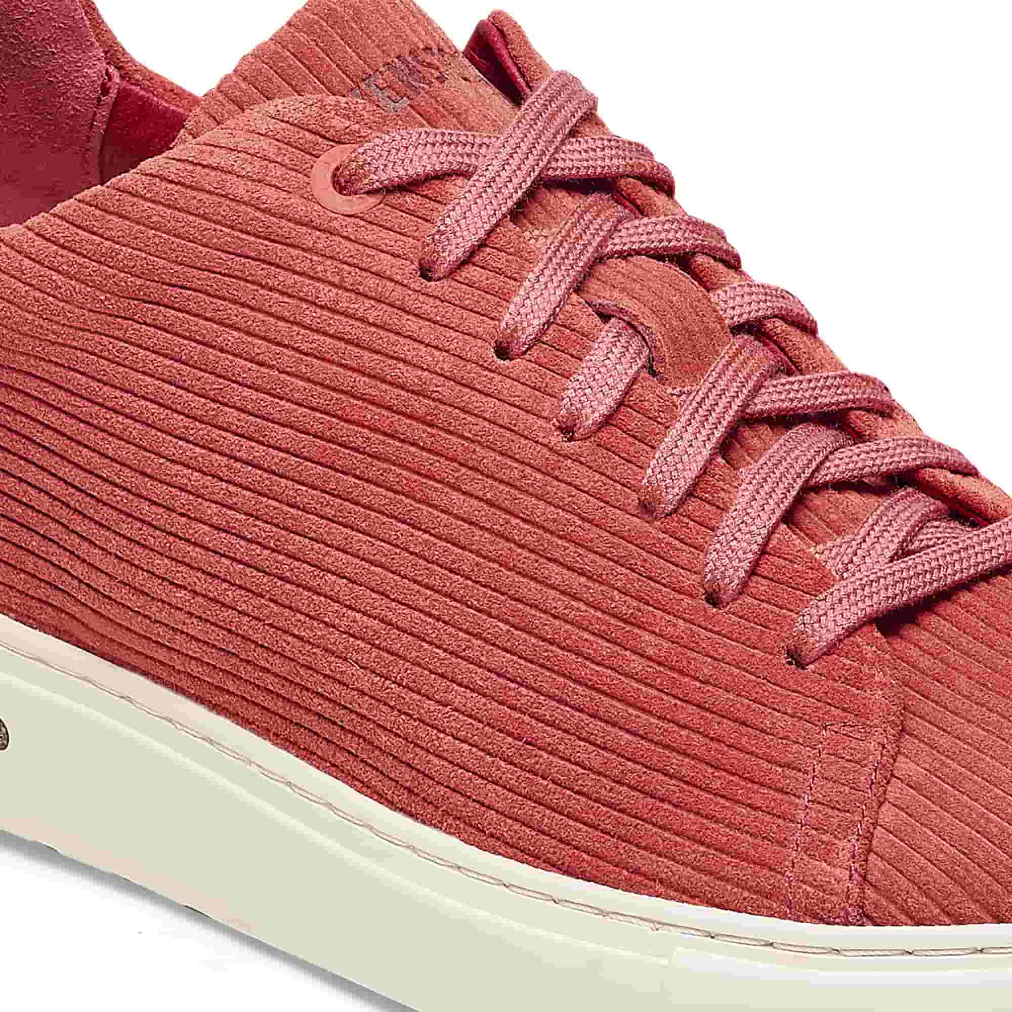 Bend Low Suede Embossed